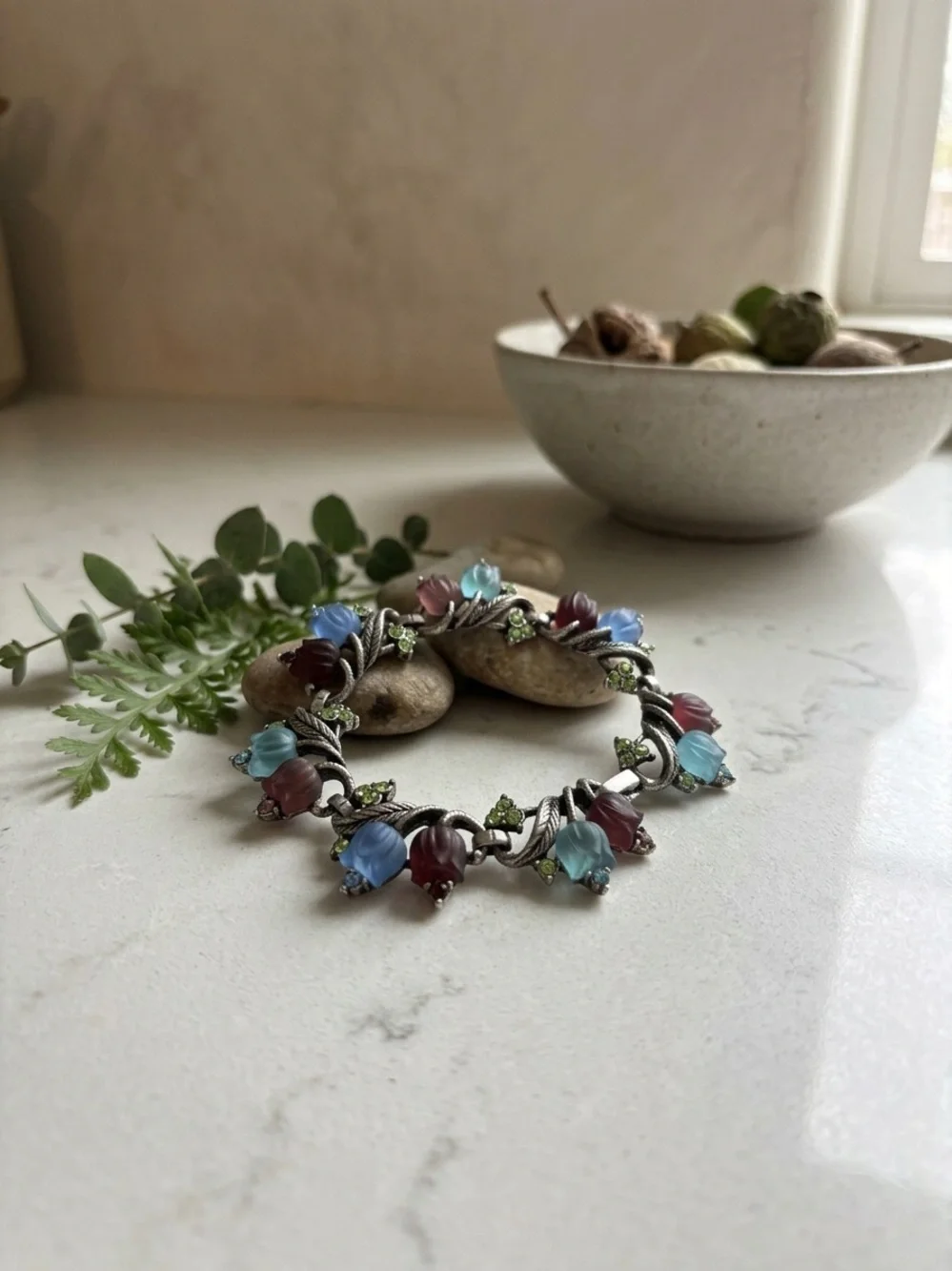 Sweet Romance Molded Glass Tulip Link Bracelet Vintage Style Floral Jewelry